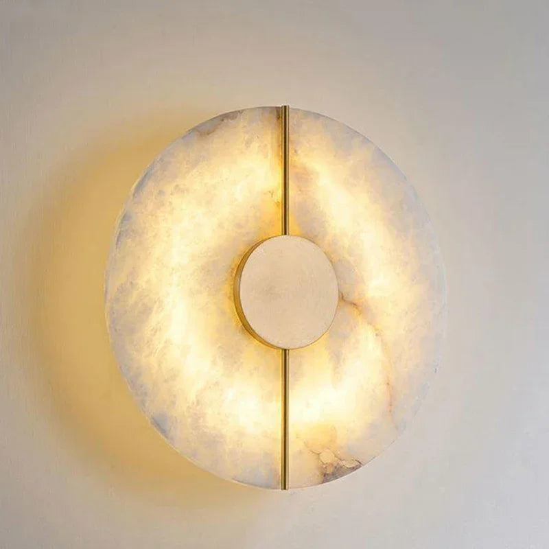 Moderne marmeren wandlamp met LED – elegante goudkoperen afwerking voor woonkamer en slaapkamer