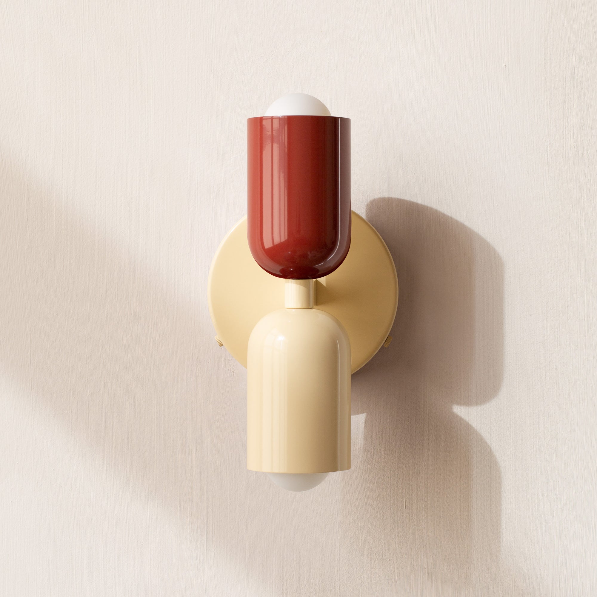 Modern Adjustable LED Wall Lamp with Dual Heads for Customizable Illumination