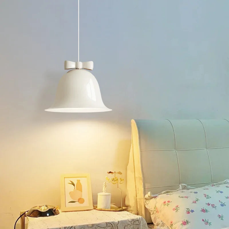 Modern Curved Pendant Light – Elegant Ceiling Fixture for Dining and Living Spaces