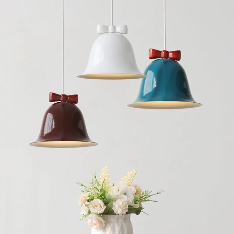 Modern Curved Pendant Light – Elegant Ceiling Fixture for Dining and Living Spaces