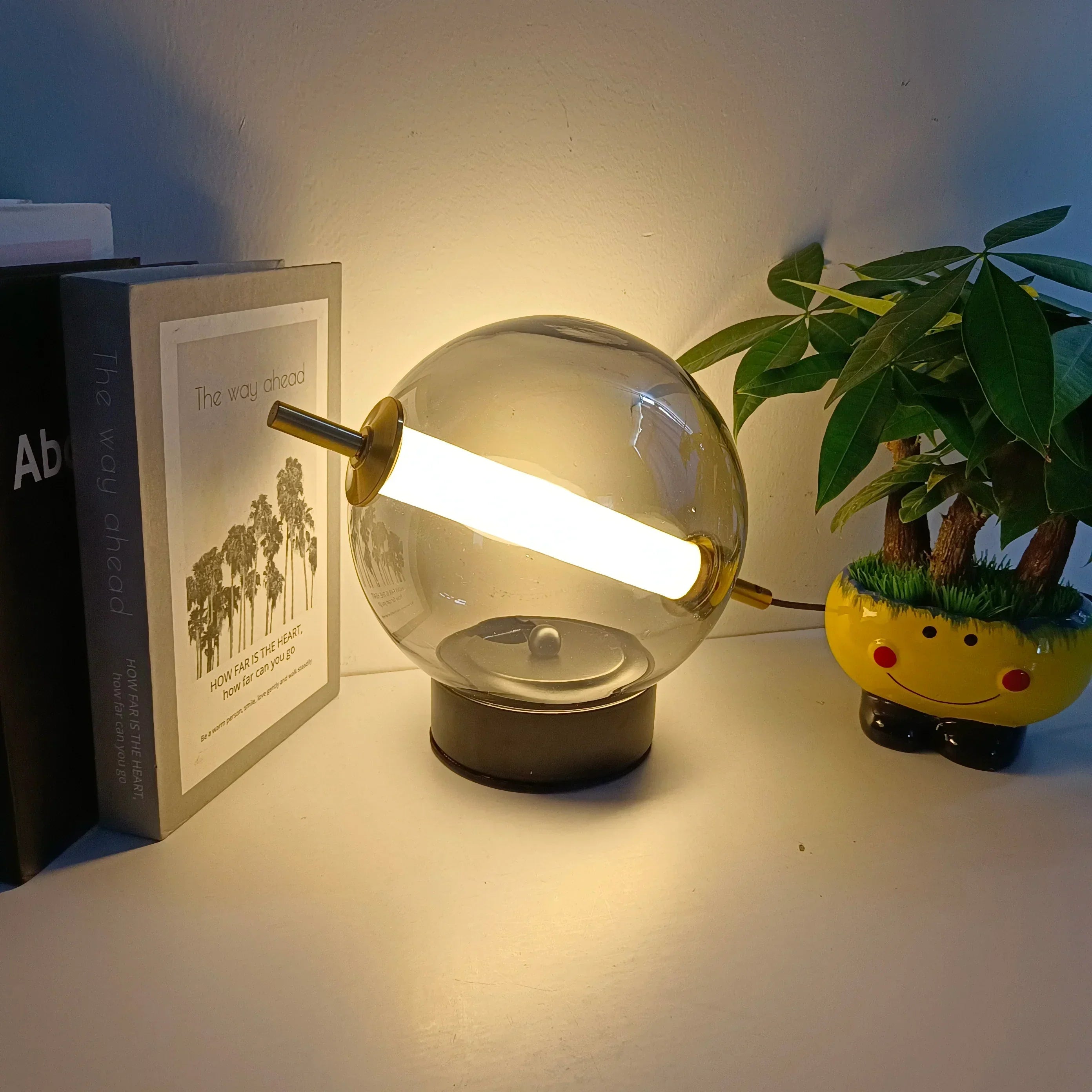 Retro Glass Table Lamp – Vintage Design with Modern LED Light for Stylish Illumination