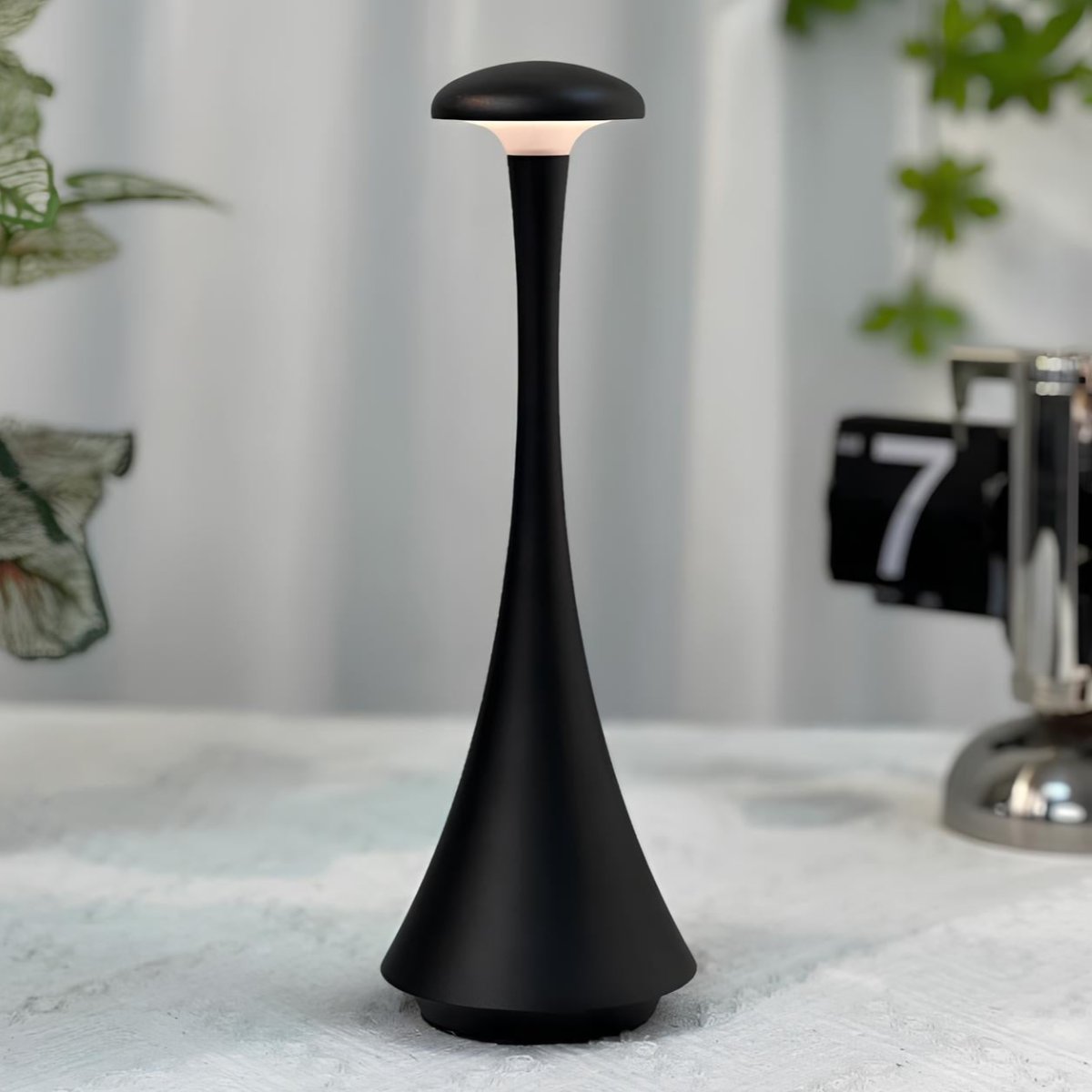 RadianceGlow Wireless Touch Lamp – Sleek, Modern & Dimmable